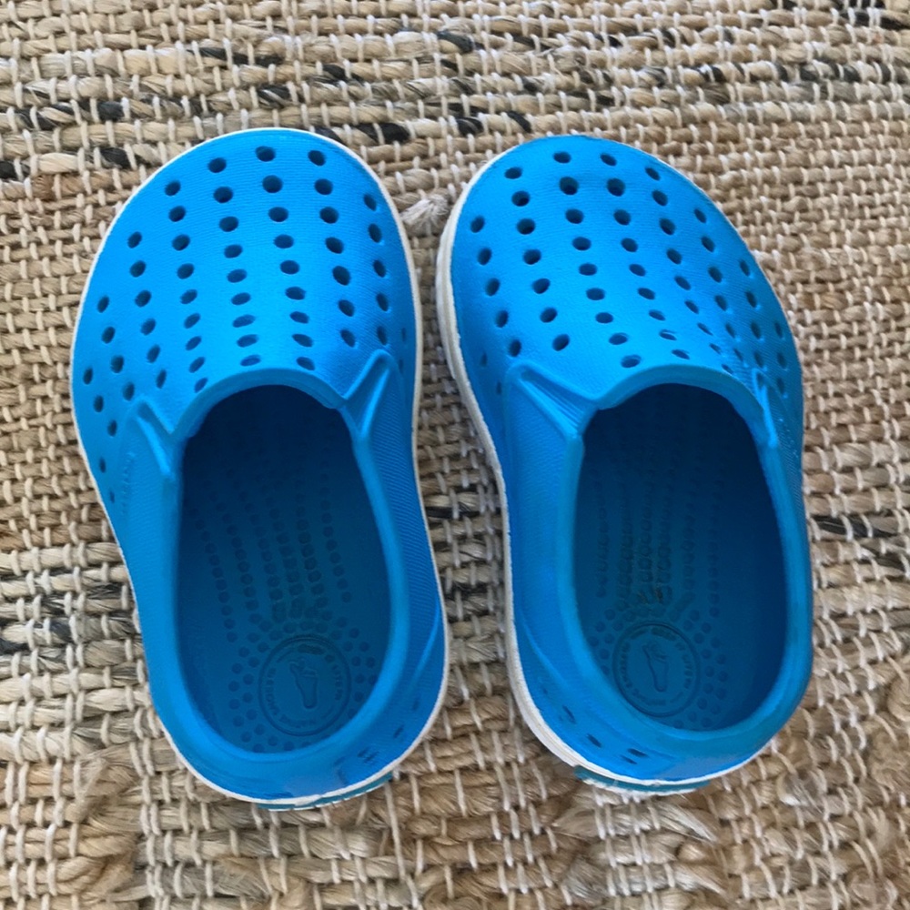 Native Shoes - Picture 5 of 7